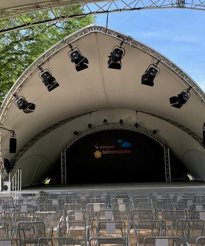 Zu sehen ist die Remsparkbühne im Stadtgarten