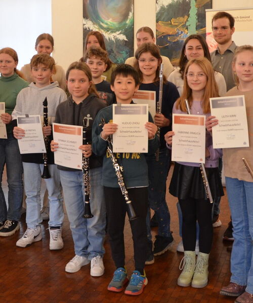 Zu sehen sind die Teilnehmenden der Konzertreihe SchwörhausAktiv!