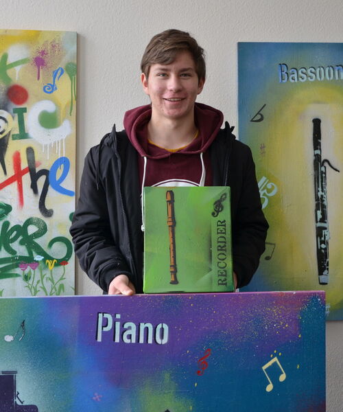 Zu sehen ist Timo Arnold - Fagott- Blockflöten-und Klavierschüler und Künstler
