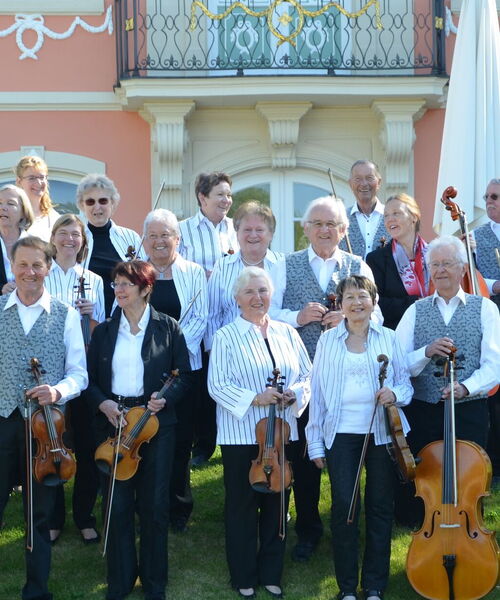 Auf dem Bild zu sehen ist das Gmünder Kurorchester