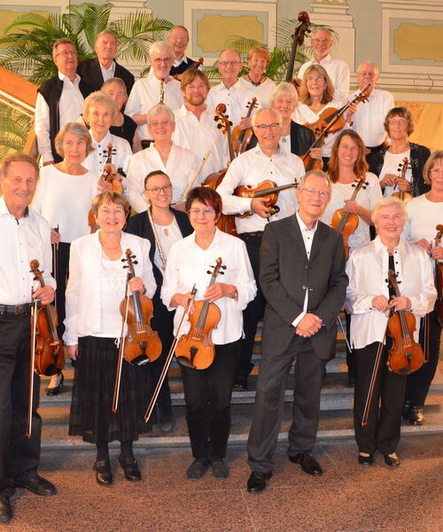 Zu sehen ist das Gmünder Kurorchester