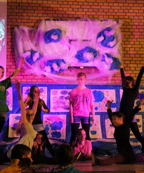 LGS Scheckübergabe Spielplatz