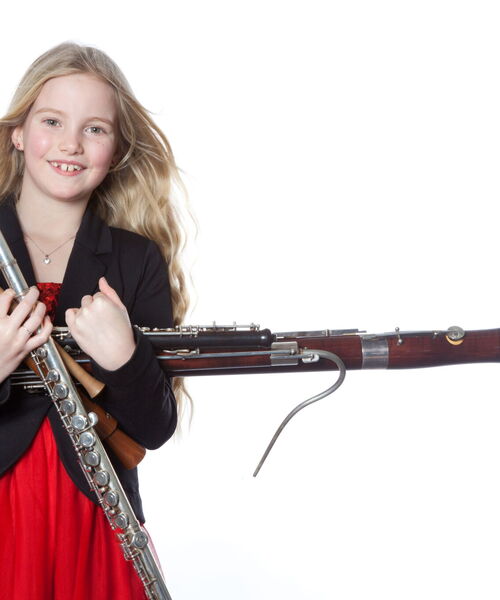 Mädchen mit Instrumenten