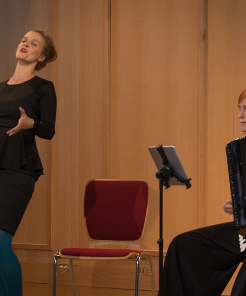 Zu sehen sind die Beteiligten des Schwörhauskonzerts